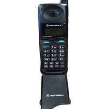 Vintage 1997 Motorola MicroTAC 650e Cellular Flip Phone W Charger