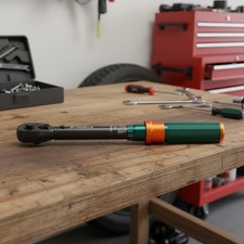 Compact 1/4-Inch Torque Wrench with Reliable Click Tone, Ideal for Tight Spaces
