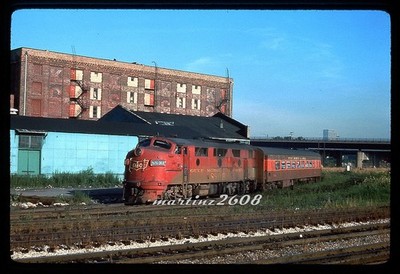 (MZ) DUPE TRAIN SLIDE - GULF MOBILE & OHIO (GM&O) 880B ACTION
