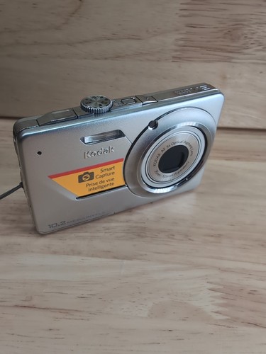 Kodak EasyShare M340 Silver 10.2MP 35mm-105mm Compact Camera - Picture 4 of 14