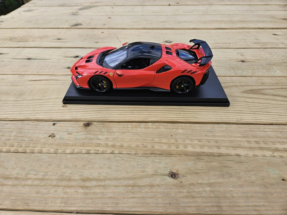 MAISTO 1: 18 SF90 XX STRADALE 特别版 红色 — 第 4/4 张图片