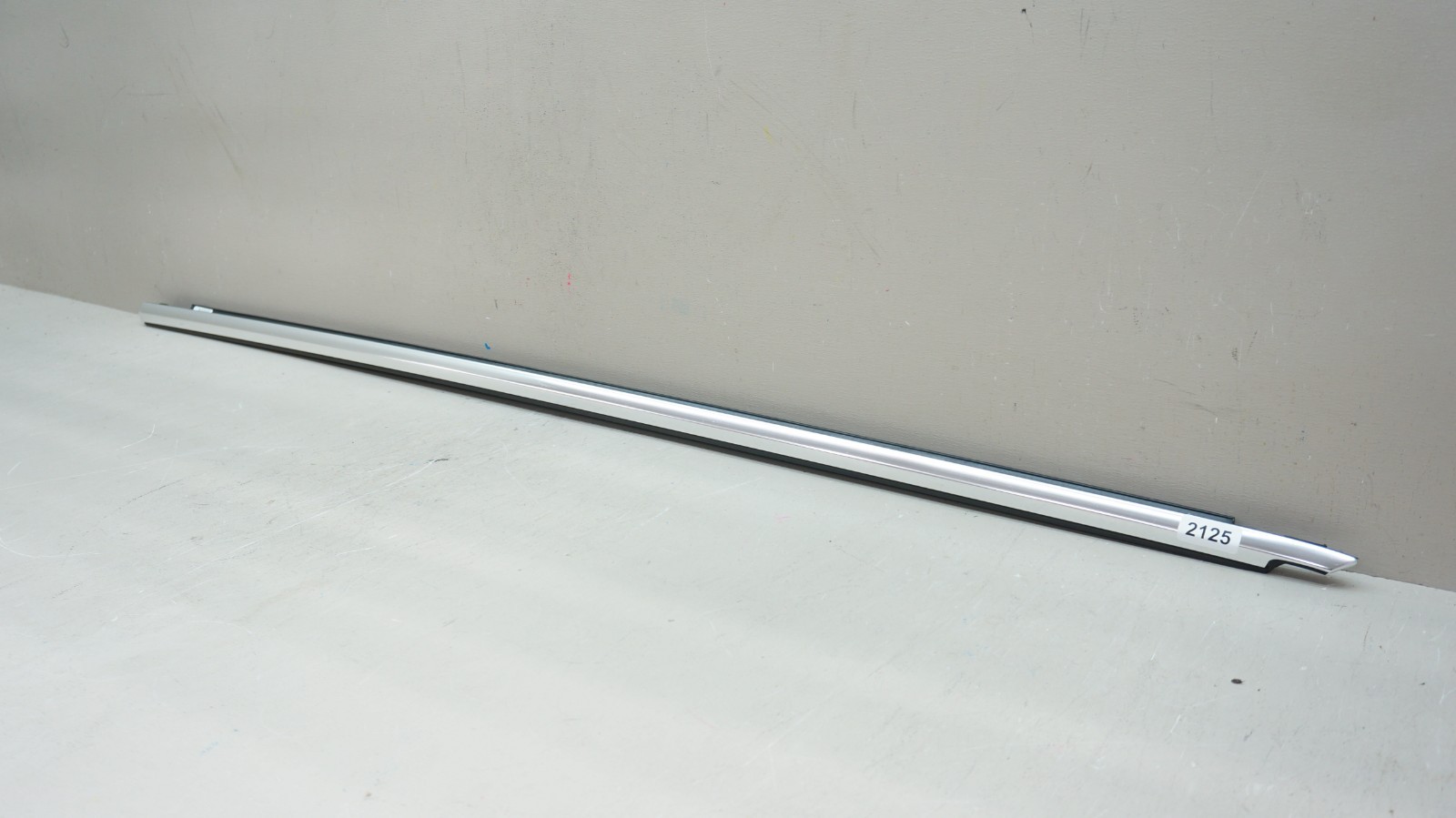 2019-2020 BENTLEY CONTINENTAL GT FRONT LEFT DOOR WINDOW SEAL TRIM OEM 3SD853071E