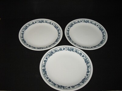 VNT Corelle Old Town Blue Onion 8 1/2'' Luncheon Plates set of 3 Made in the USA