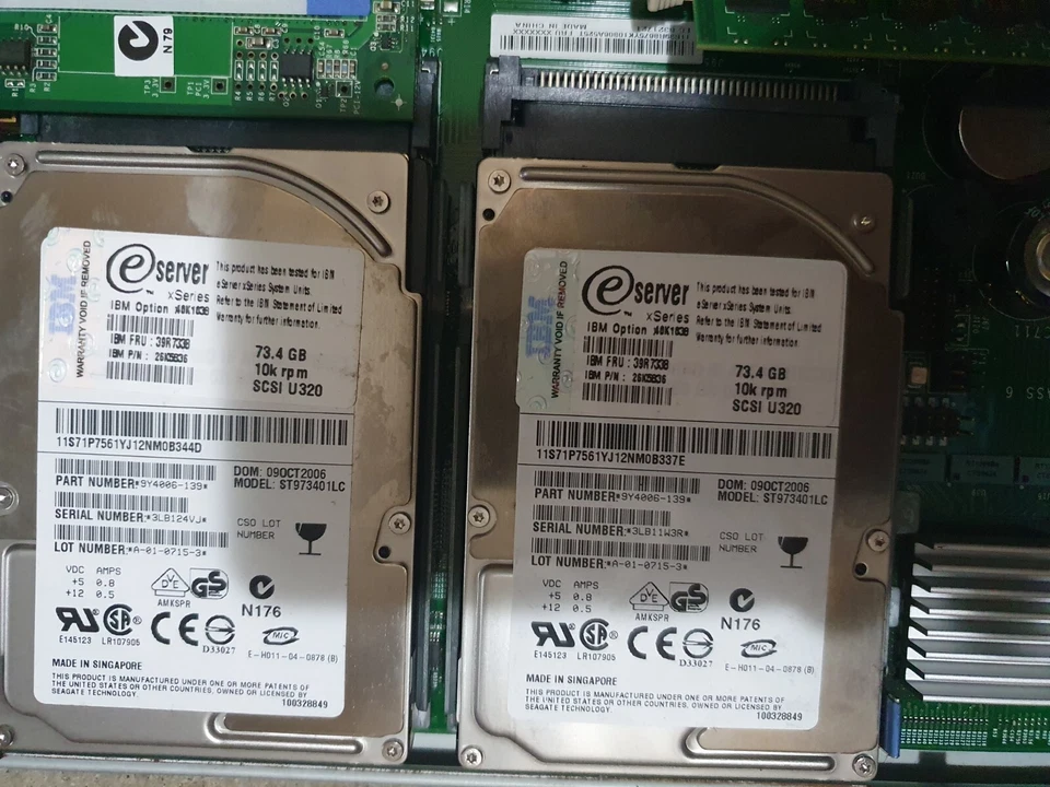 IBM BladeCenter HS20 type 8843 - 2x 3.2GHz / 4GB RAM / 2x73 GB HDD / 4GB Fibre c - Image 2 of 4