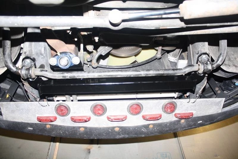 Soporte estabilizador de caja de dirección | Dodge Ram 2003-2008 4x4 2500 y 3500 Foto 3 de 4