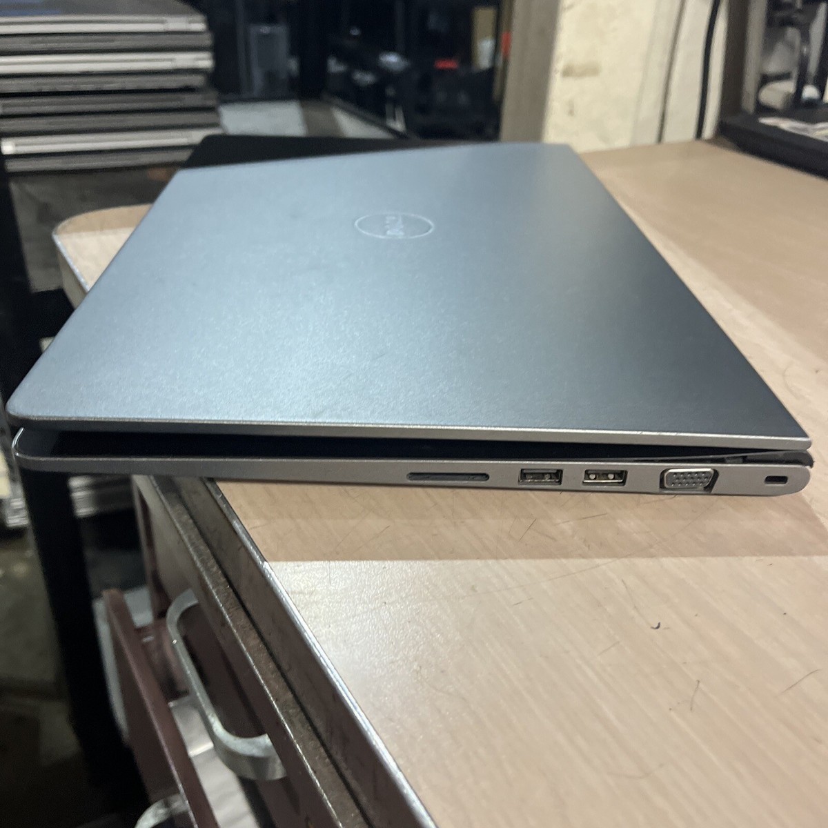 Dell Vostro 15 5568 - DELL Vostro 5568 - Core i5 7200U 2.50GHz 8GB 