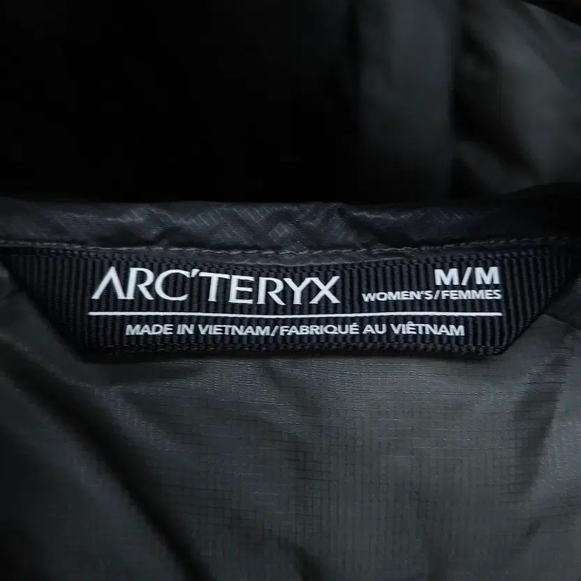 Arc'teryx Cerium LT Hoodie Lightweight Puffer Women thumbnail 2