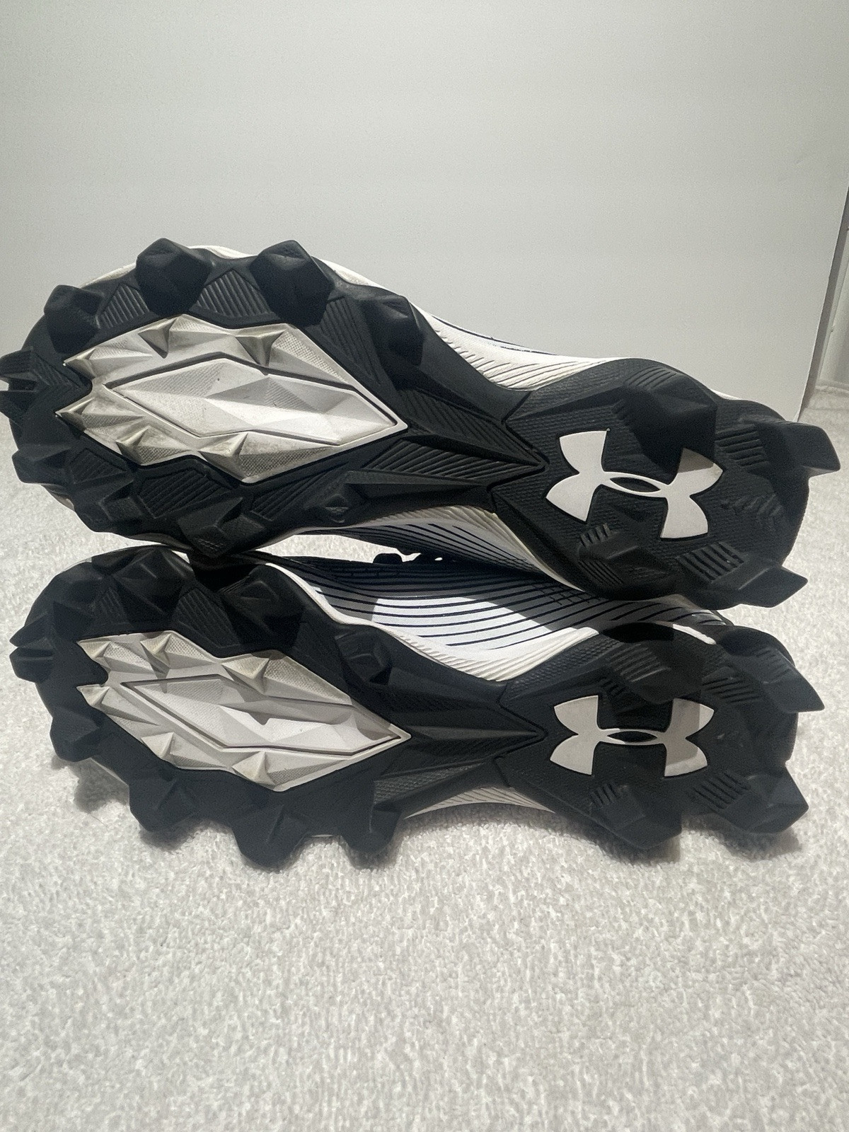 Under Armour Highlight Franchise Football Cleats YOUTH Size 6Y thumbnail 11