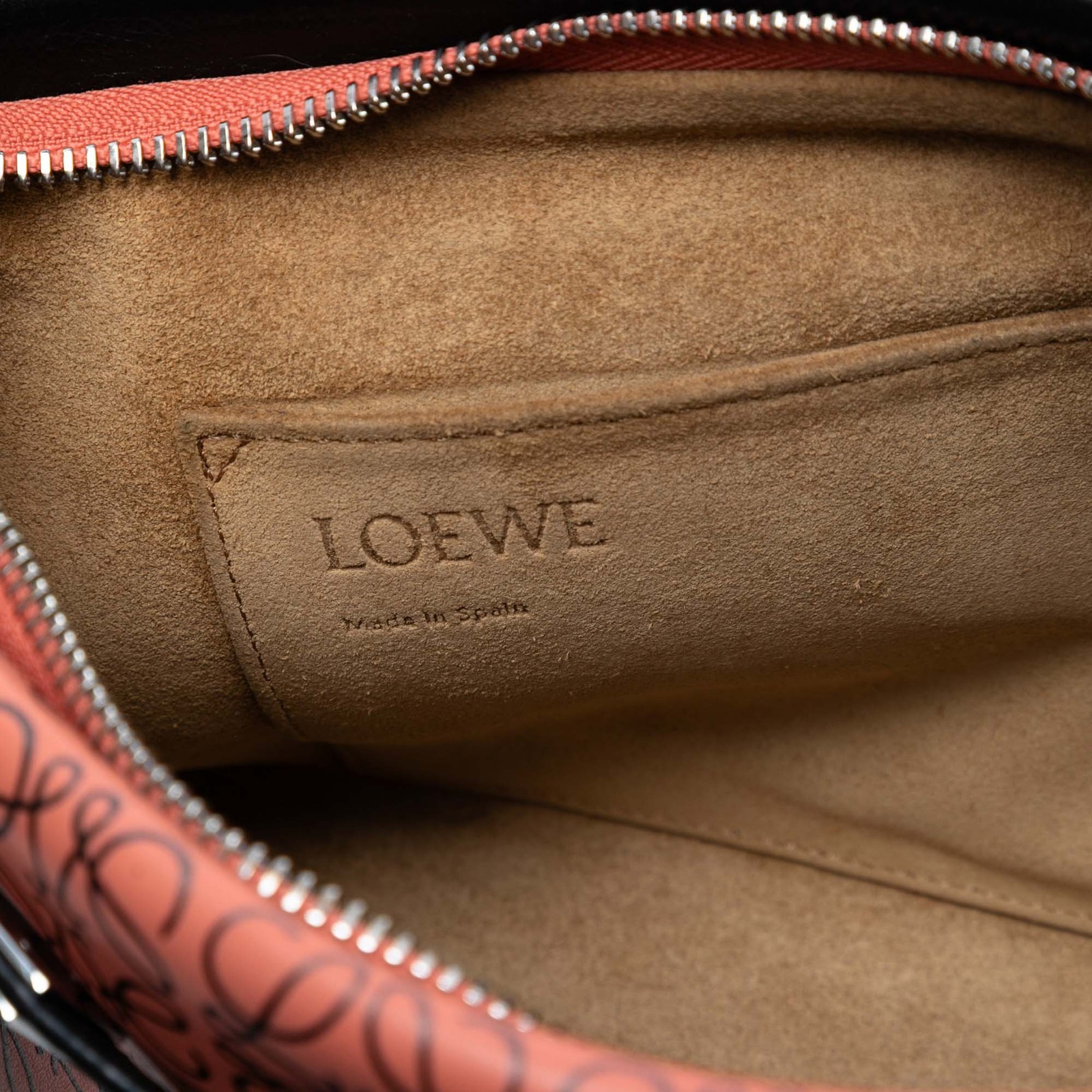 Authenticated LOEWE Small Repeat Anagram Leather … - image 5