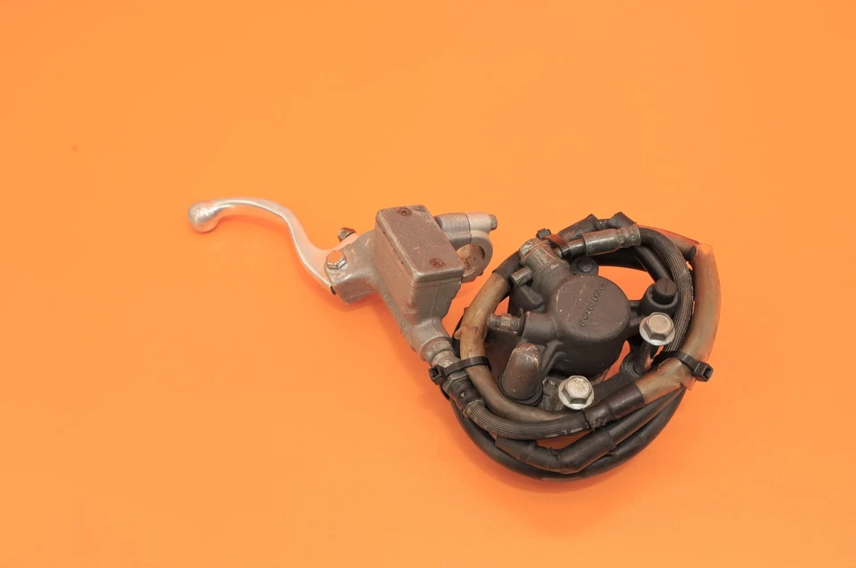 2003 02-15 RM85 RM 85 OEM Front Brake Caliper Bracket Master Cylinder Hose Lever - Image 3 of 4