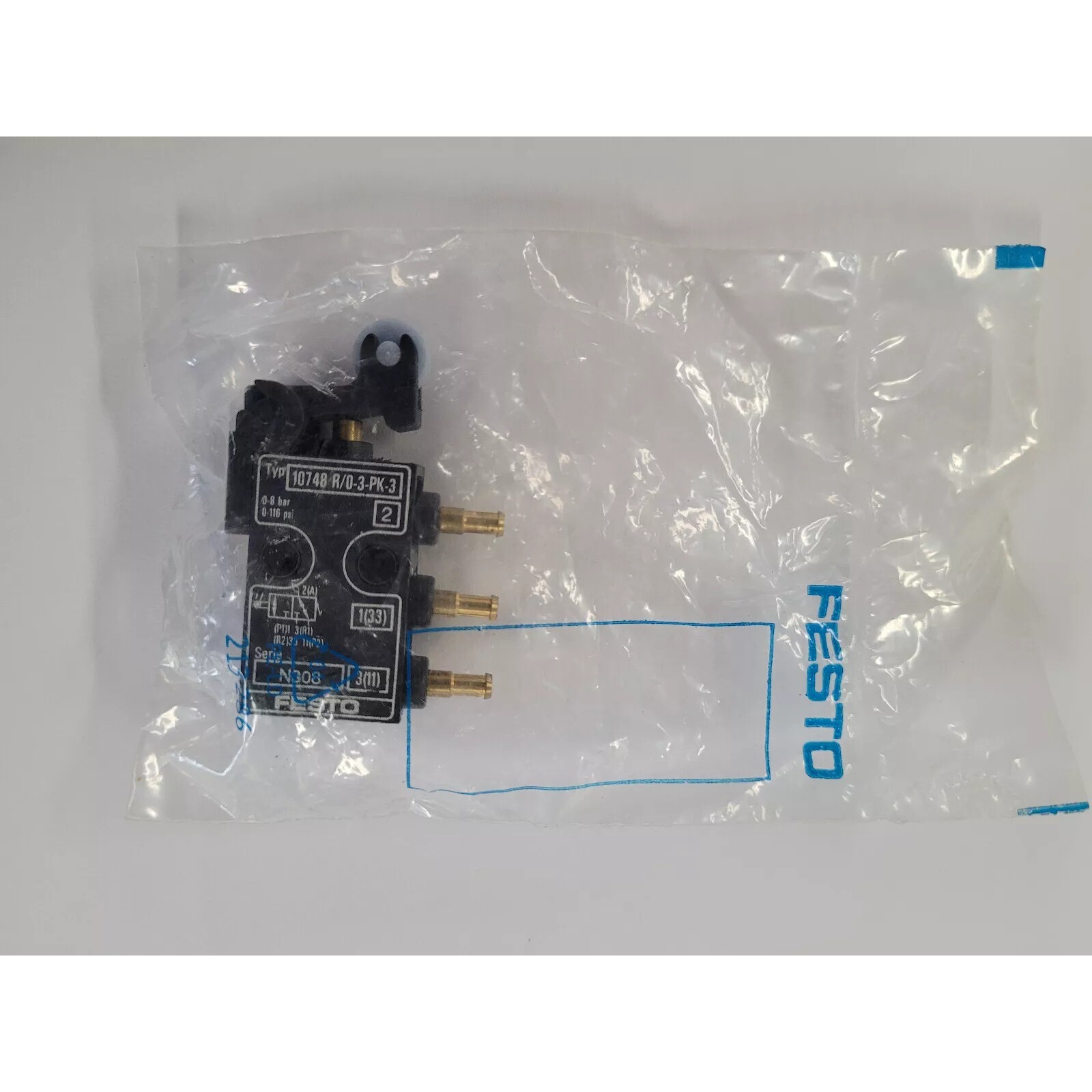 New R/O-3-PK-3 FESTO 10748 Fast Shipping Roller Lever Valve