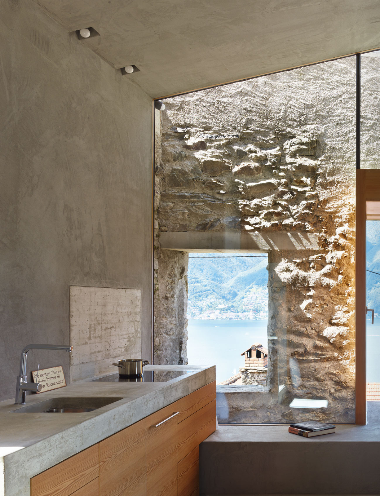 Thumbnail - Wespi De Meuron Romeo,