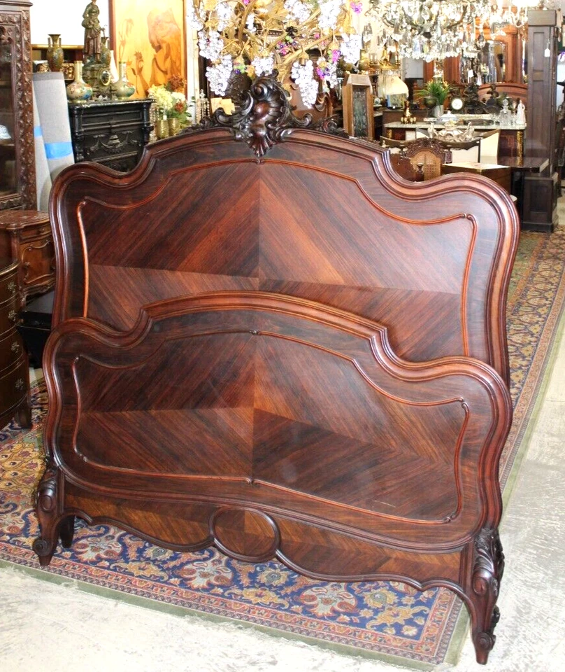 Antigua cama francesa tallada de palo de rosa Luis XV tamaño completo con rieles - Elegante Foto 2 de 4