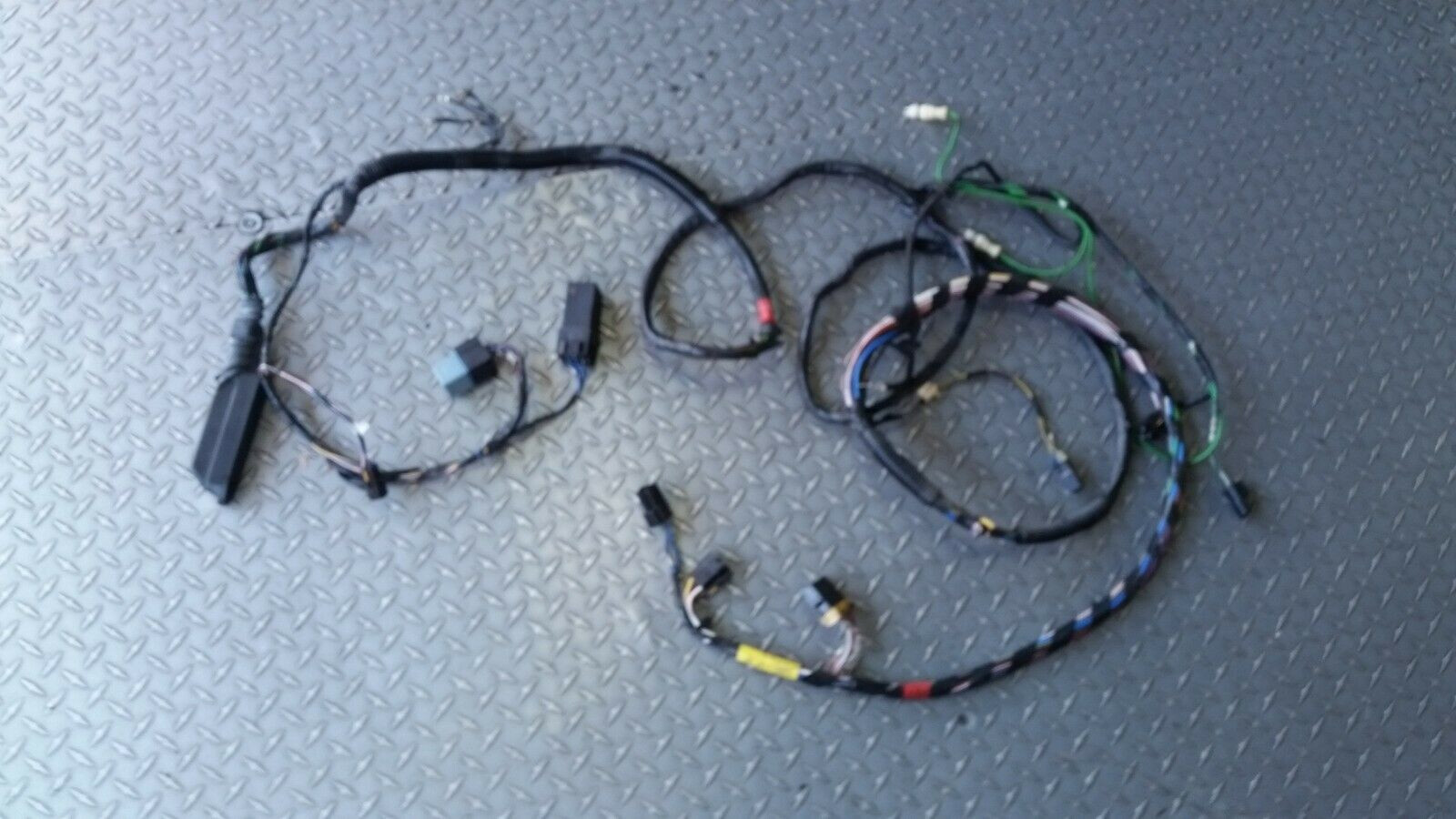 96 97 98 99 ROLLS ROYCE SILVER SPUR right rear trunk wiring harness wires