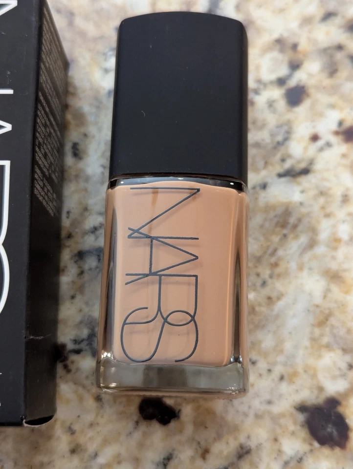 NARS Sheer Glow Foundation Med-Deep 1 Syracuse 1 fl oz - Image 2 of 4
