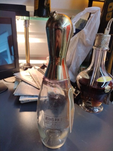 Jim Beam Bowling Pin Bottle Decanter Circa 1966 with original tag MCM bar accent - Picture 5 of 7