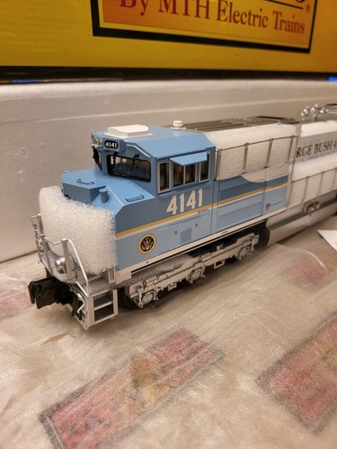 MTH Rail King GEORGE BUSH Locomotive #30-20635-1 - SD70ACe Diesel Engine w/ PS3 - Picture 4 of 9