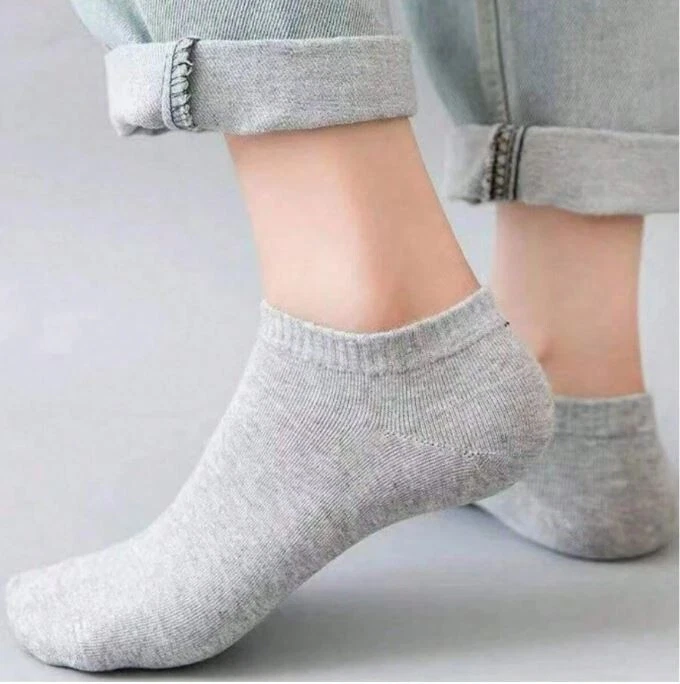 Womens No Show Socks (12 Pair - 4 Black, 4 Gray, 4 White Approx 50 cents a pair) - Image 4 of 4