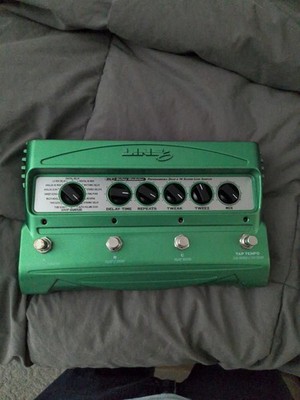 Line 6 DL4 Delay Model Looper Guitar Effects Pedal with power Supply