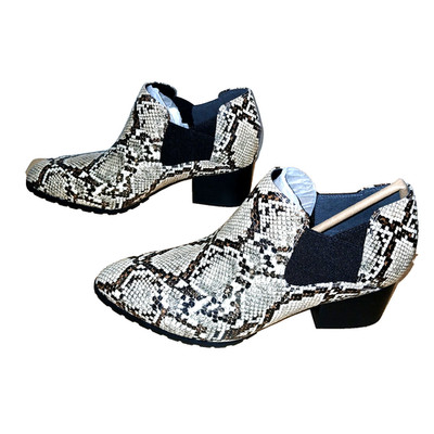 Vionic Women Belmont Leather Ankle Bootie 9.5 Snake Ivory Western Cowgirl Rodeo