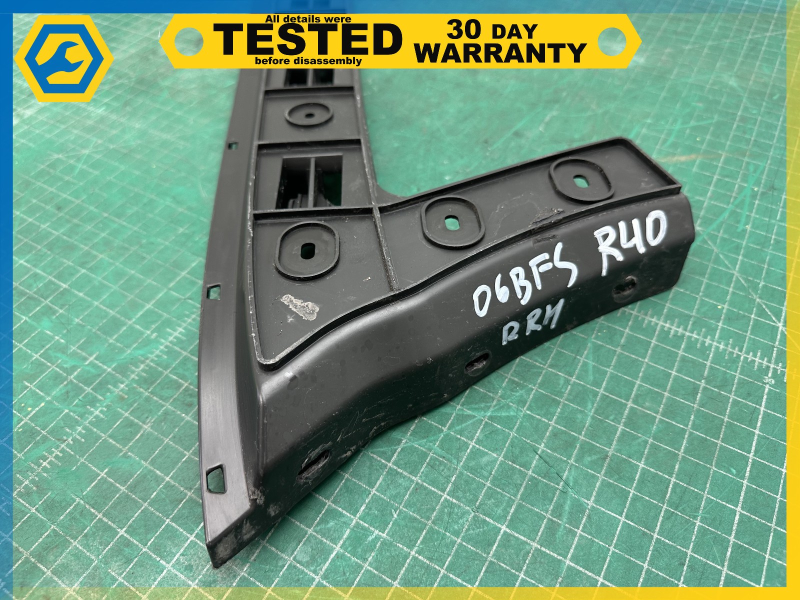 06-12 BENTLEY Flying Spur REAR BUMPER RIGHT SIDE GUIDE SUPPORT BRACKET OEM