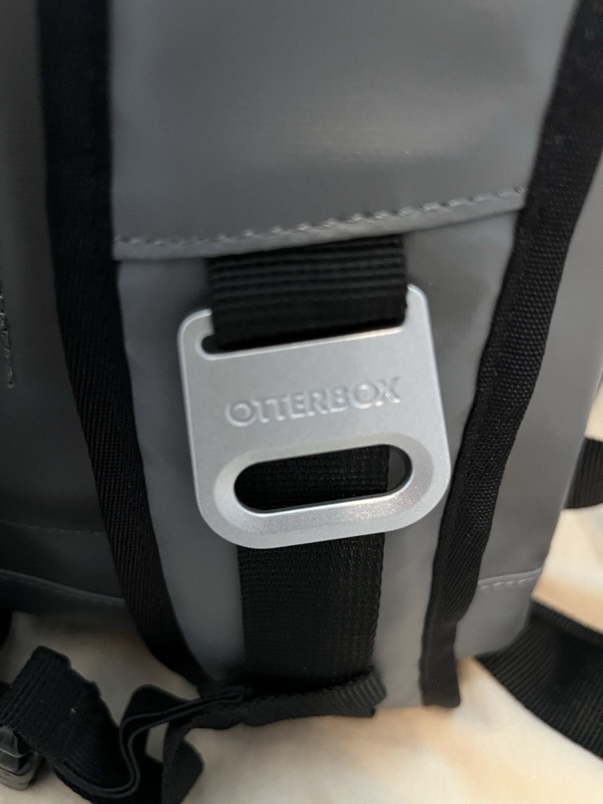 Brand New NWT: Otterbox Backpack Cooler 18 - 24 Can w/Tags Gray