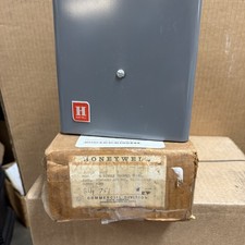 Honeywell Transistor Motor Amplifier R7080A 1005-3 120V 50/60Hz NIB NOS NICE