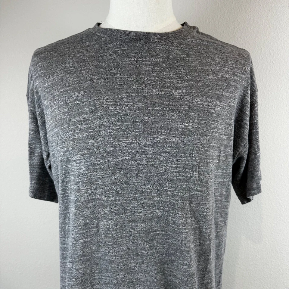 Camiseta PacSun gris medio calce cuadrado, manga corta, cuello redondo para hombre Foto 3 de 4