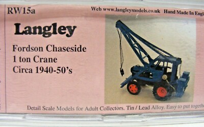 Fordson Tractor With 1 Ton Crane Kit 1/76 (OO) By Langley Models 