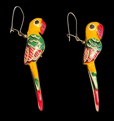 BOUCLES D'OREILLES PENDENTIFS PERROQUETS EN BOIS PEINT OREILLES PERCÉES - Photo 1/4