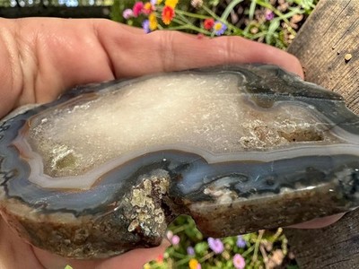 Polierte Achatscheibe mit Druzy | Natur gebändertes Kristall Ausstellungsstück