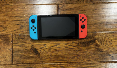 Nintendo Switch HAC-001-(01) Handheld Console w/ Joycons - Free S/H - GC