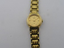 Vintage Seiko Ladies Dress Watch Fancy Case & Band Working V401-0511