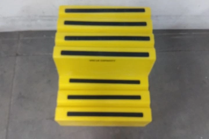 Taburete de plástico amarillo DPI ST217-14 1,6 pies altura total 500 lb tapa - Imagen 3 de 4