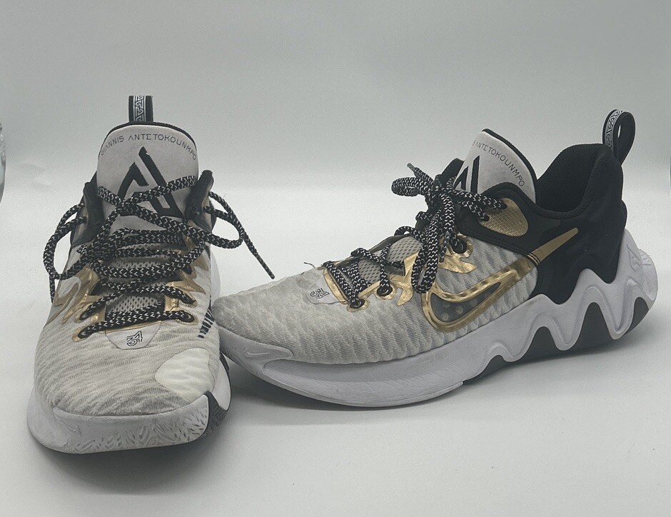 giannis gold shoe