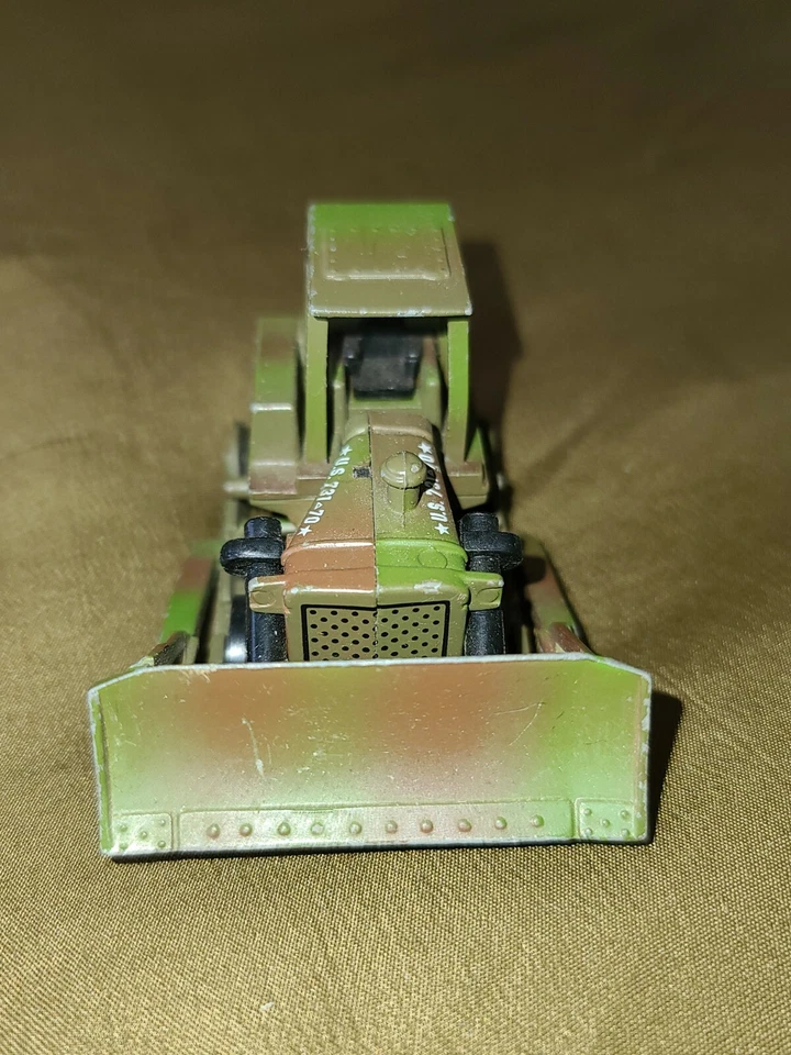 Bulldozer militar fundido a presión ERTL de colección.  Foto 2 de 4