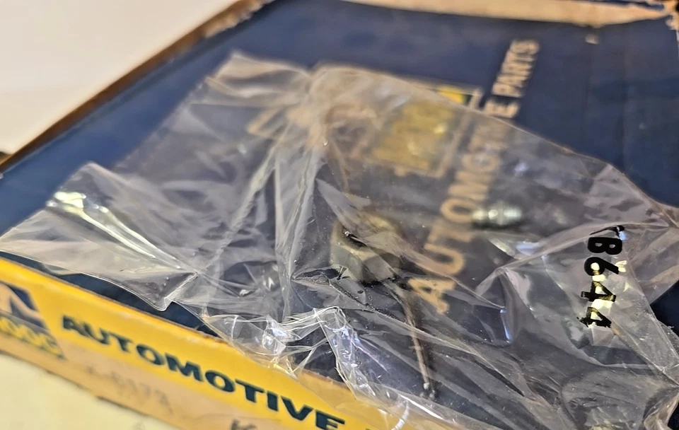 Brazo ralentí Moog K6173 1980-88 Olds Cutlass, Buick Regal, Chevy Monte Carlo Foto 3 de 3