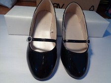 CHILDRENS PLACE BLACK PATENT LEATHER FLAT DRESS SHOES.SIZE 1. W/DIAMOND ACCENTS.