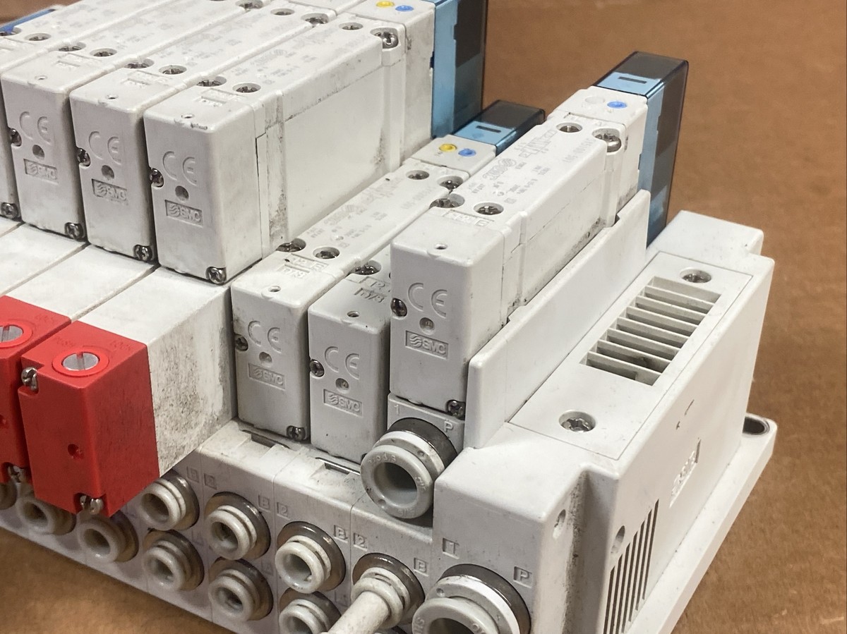 SMC 7 Valve Bank EX260-SMJ1 (6) SY5200-5U1 + (1) SY5100-5U1 + (4