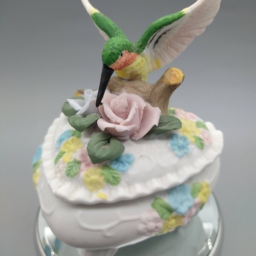 Vintage Ceramic Heart Shaped Trinket Box Hummingbird & Flowers, Matte Finish - Picture 2 of 7