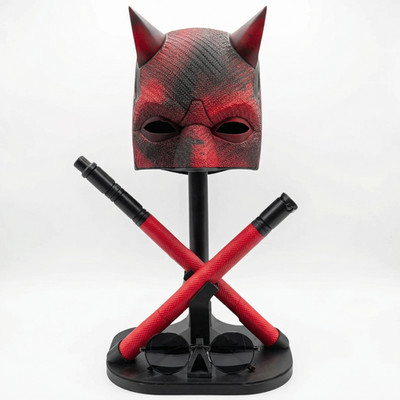 Daredevil Maske mit Schlagstöcken Display Set Integralhelm Rot Helm Cosplay Marvel