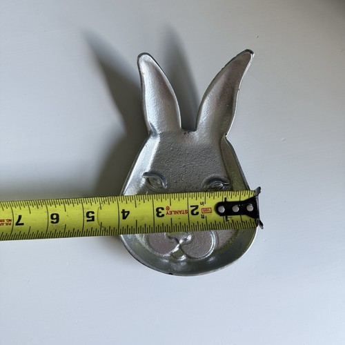 Creative Co-Op Silver Tone Easter Rabbit Bunny Heavy Cast Iron Wall Hanging T64 - Picture 7 of 8