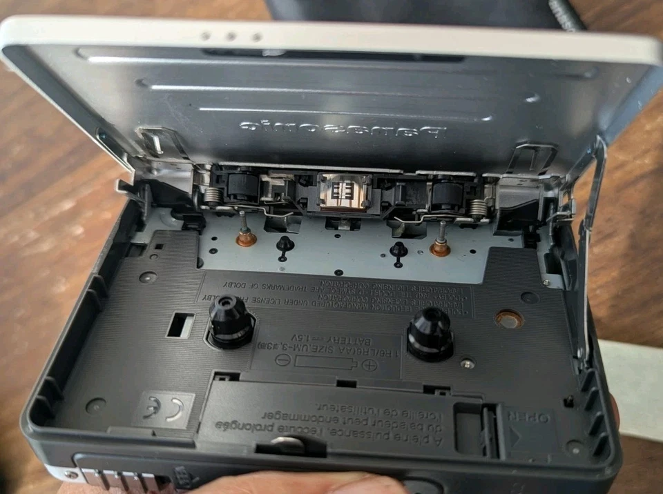 Panasonic RQ-NX10 personal cassette player Silver metal - Immagine 4 di 4