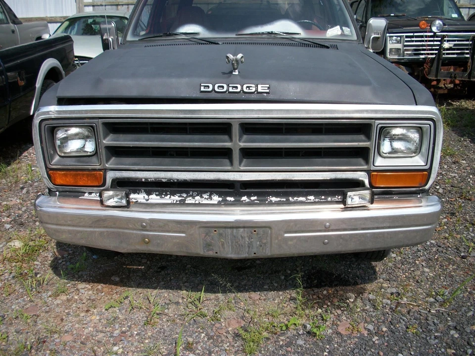 Dodge Ramcharger Right Hood Hinge OEM Passenger Side 93 92 91 90 89 88 87 86 85 - Imagem 4 de 4