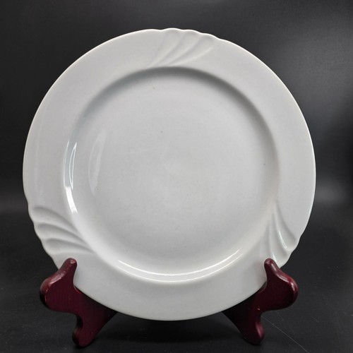 Vintage weißer Teller Briana von Rego Keramik 8 Zoll Swirl Design DH1326