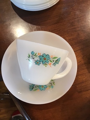 Vtg Fire King Cup Saucer Milk Glass Bonnie Blue Periwinkle Orange Flowers EUC - Picture 2 of 9