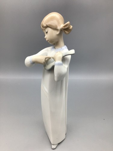 Statuina porcellana LLADRO 8" ragazza trecce che suona violino/mandolino #4871 musica - Foto 2 di 11