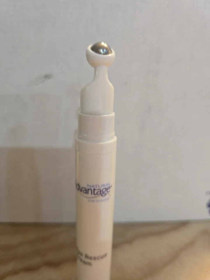 Crema de rescate de ojos Jane Seymour Natural Advantage Foto 3 de 3