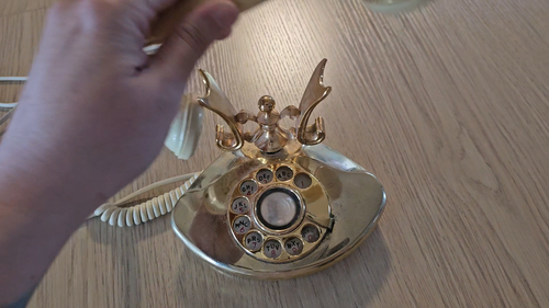 Telefono vintage Japan Cutie Teleconcepts Inc. quadrante rotante crema e oro contessa - Video 1 di 1