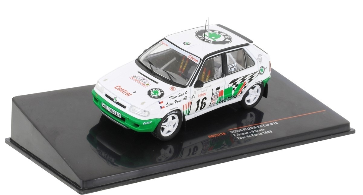 Skoda Felicia Kit Car rallye 1995 IXO 1/43 pour décorer un bureau de passionné